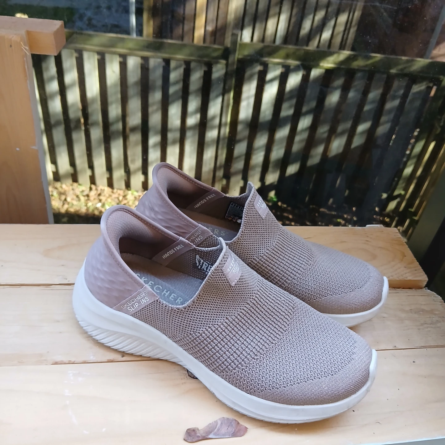 Skechers Hands Free Slip-ins Martha Stewart Size 7