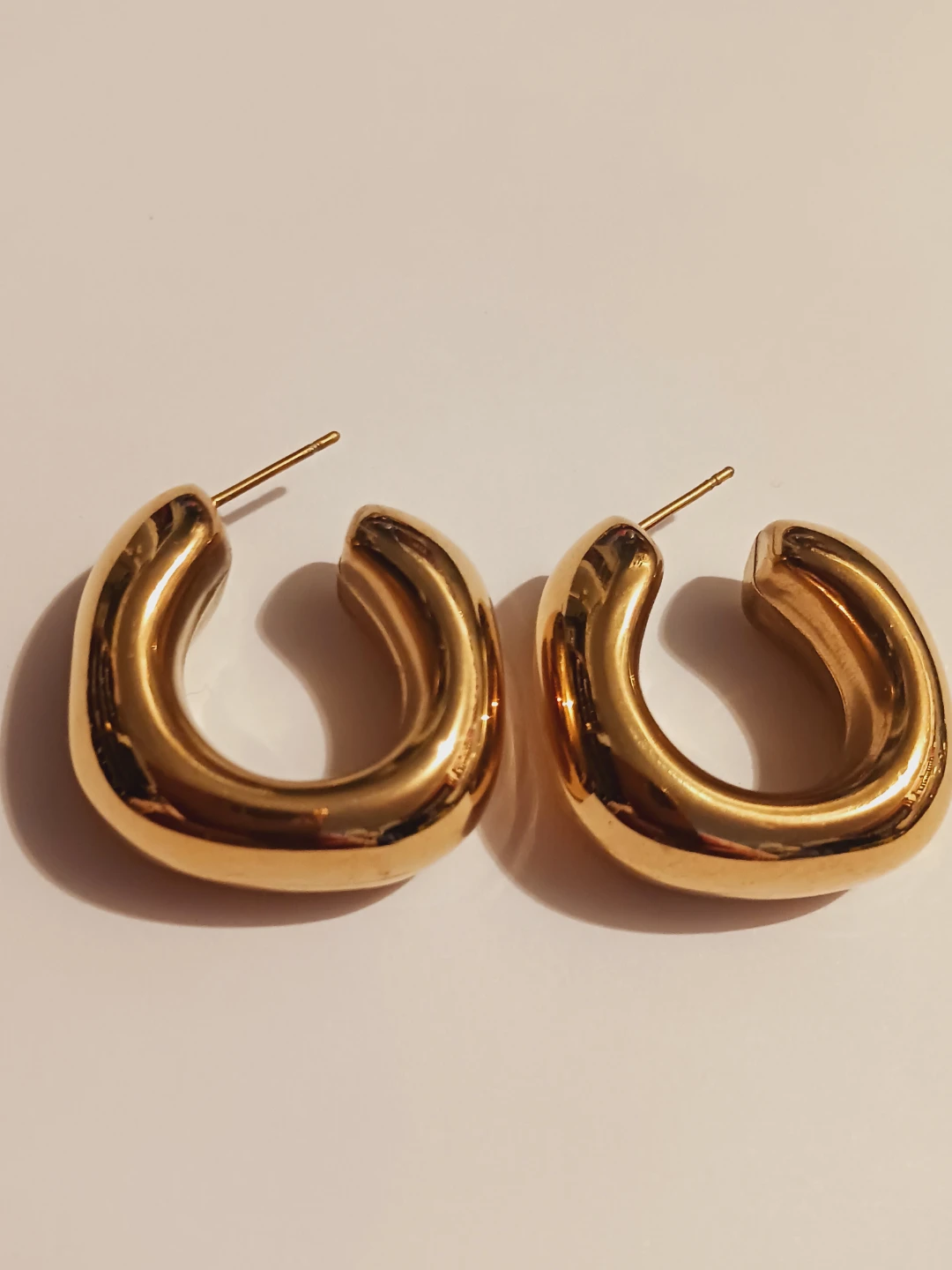 New !! Gold Tone Chunky Hoop Earrings - photo 2