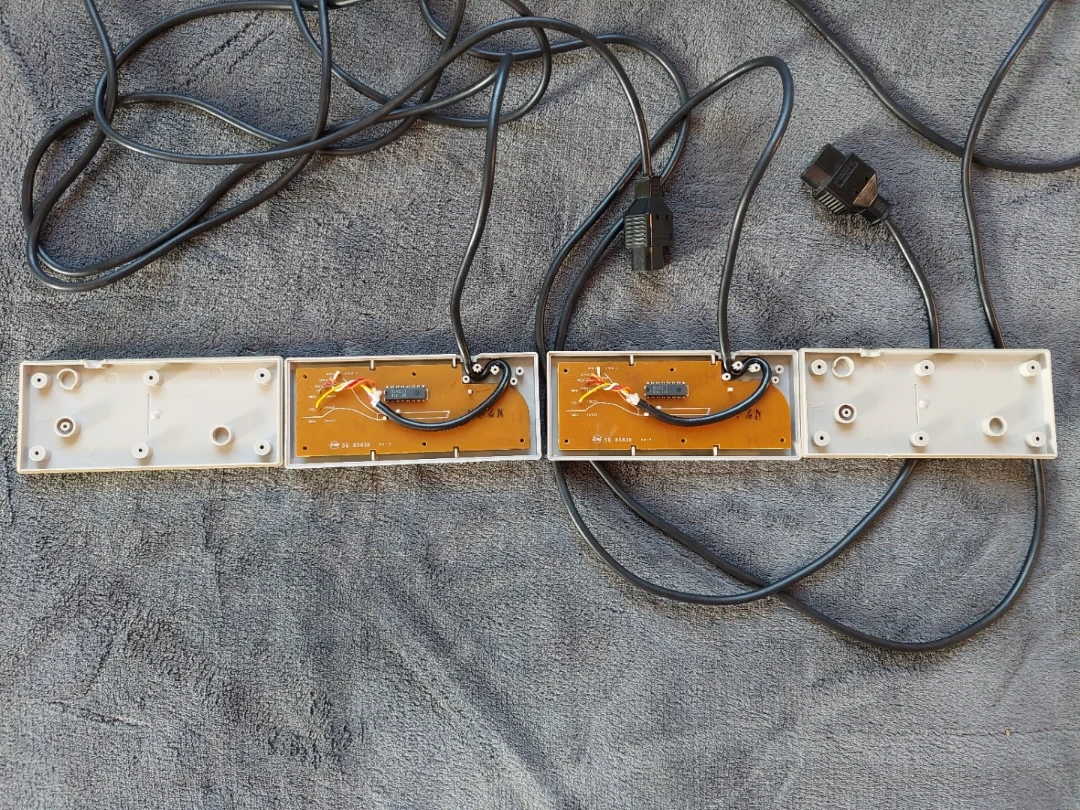 Two NES Controllers - Original - photo 4