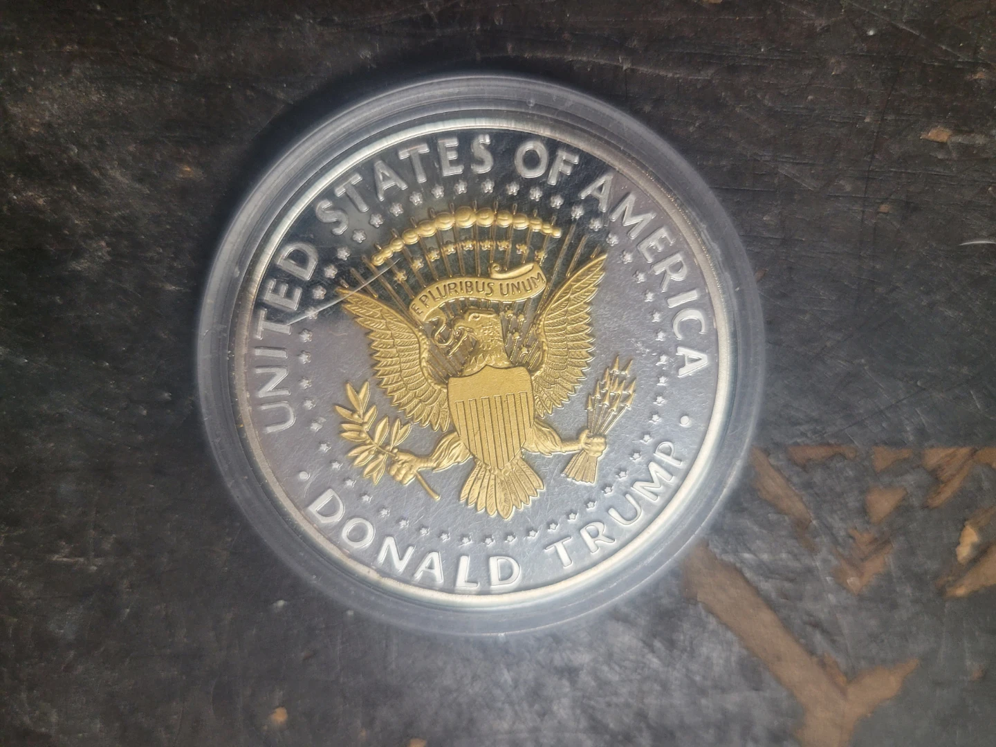 3 x Donald Trump Commemorative Coins - photo 2