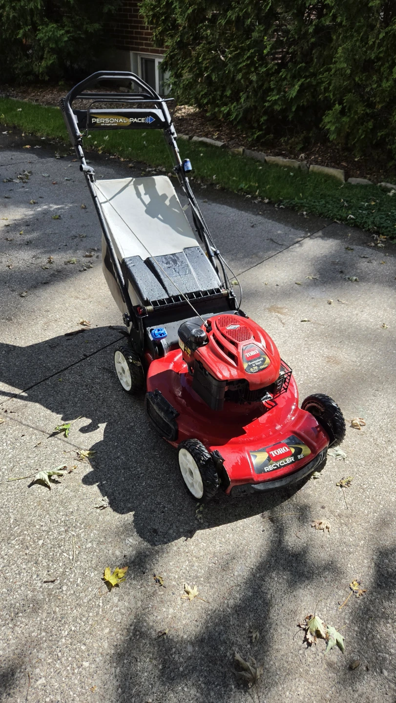 Toro self propelled lawnmower - photo 2