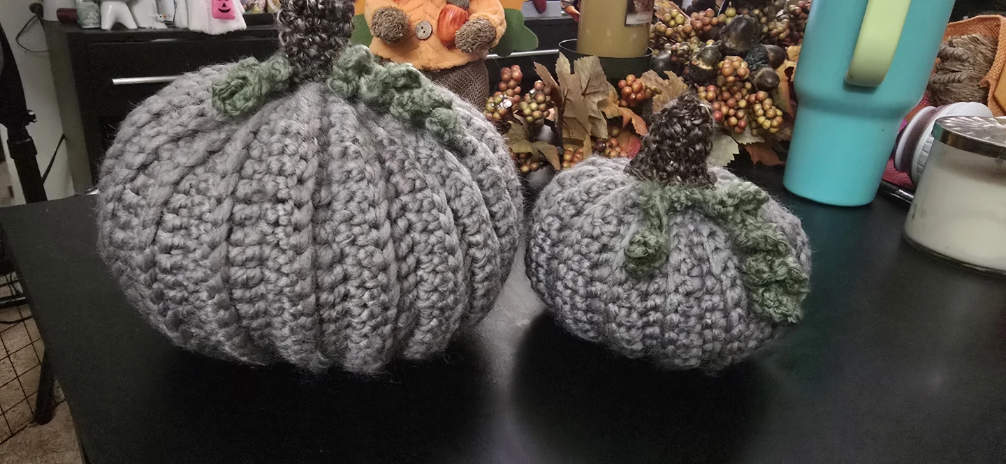 Crochet pumpkins medium and small - photo 2