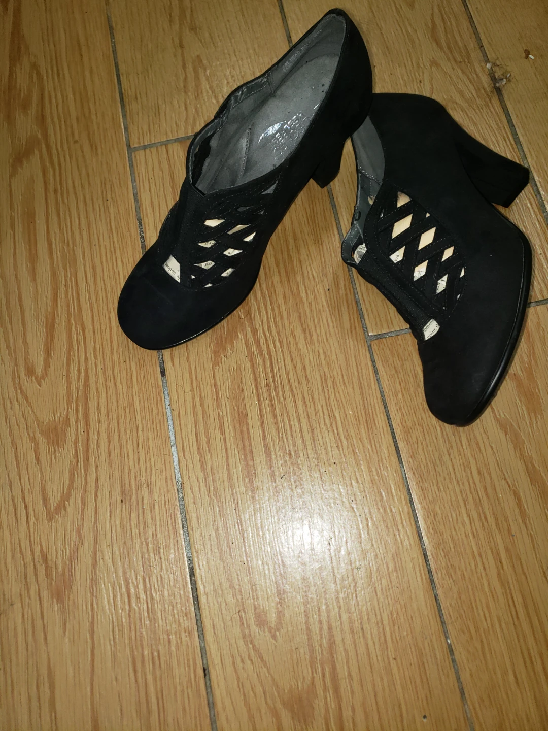 2 Pair low heeled , casual, fun suede and patent leather  shoes - photo 2
