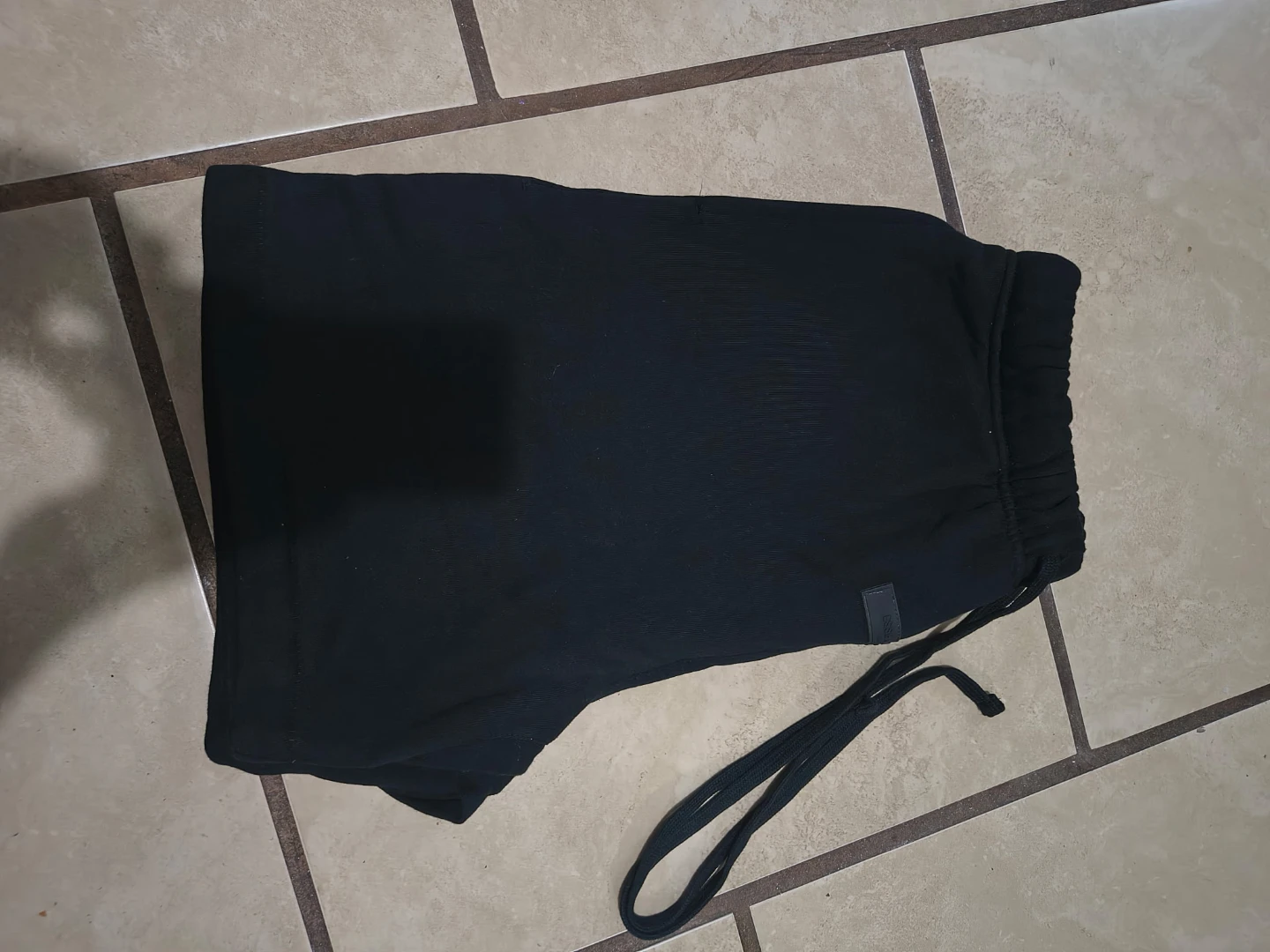 Essentials Fear of God Black Shorts - photo 3