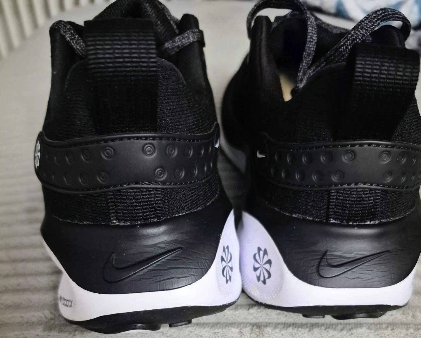 NIB)Nike Size 7.5 ReactX Infinity Run 4 Wmns Black/White - photo 3