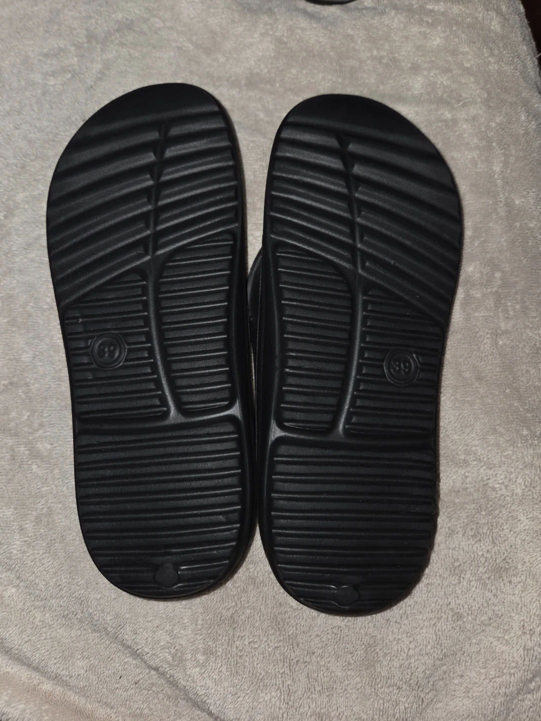 Standard Foamy Flip Flops in a Ladies 39/8½ - photo 2