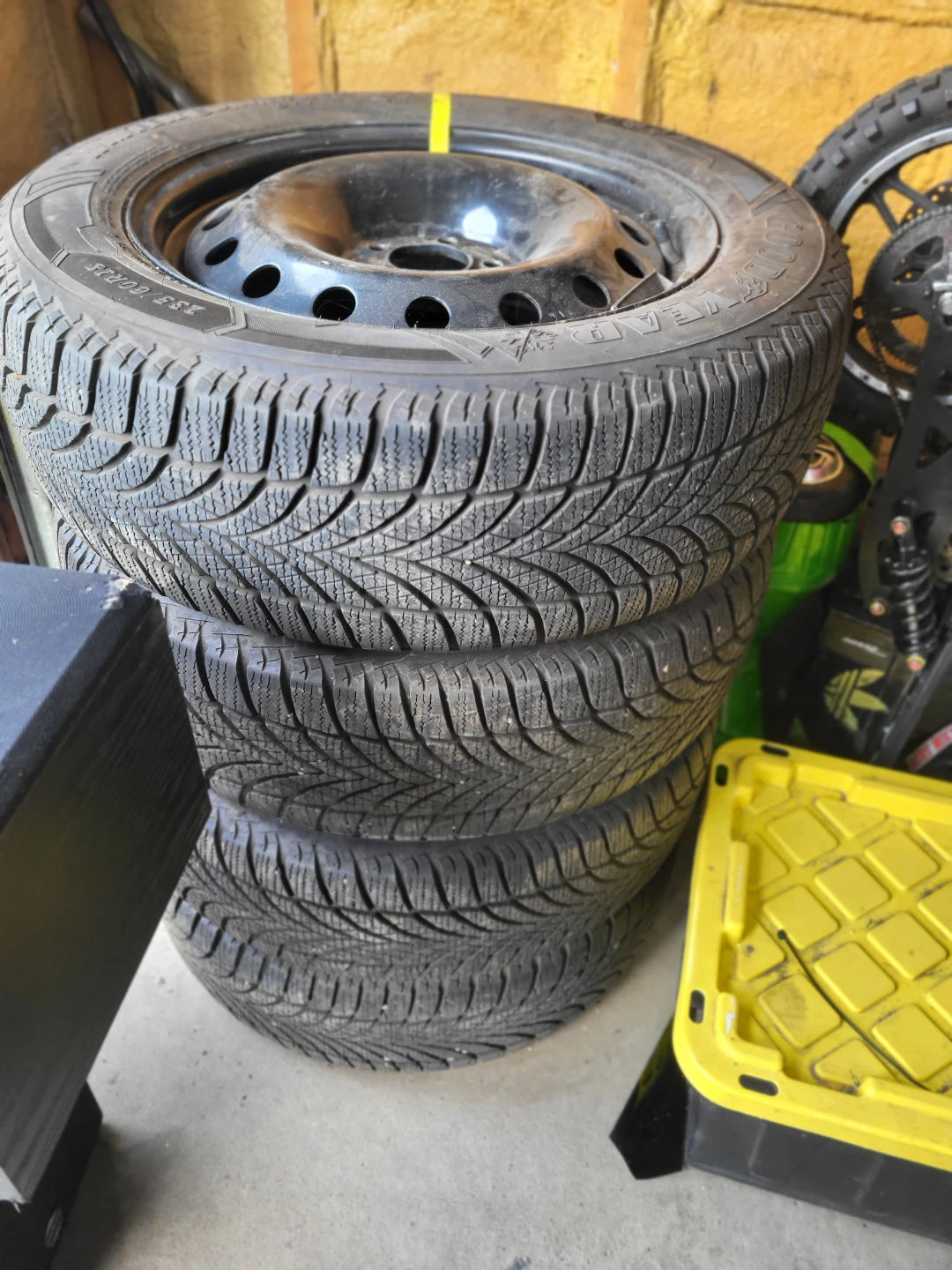 Set of 4 Goodyear WinterCommand Ultra Tires 235/60R18 - photo 3