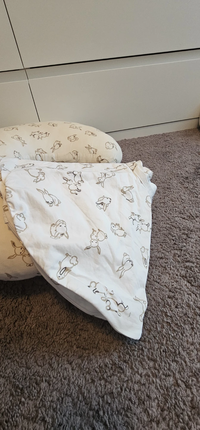 Nursing pillow - photo 2