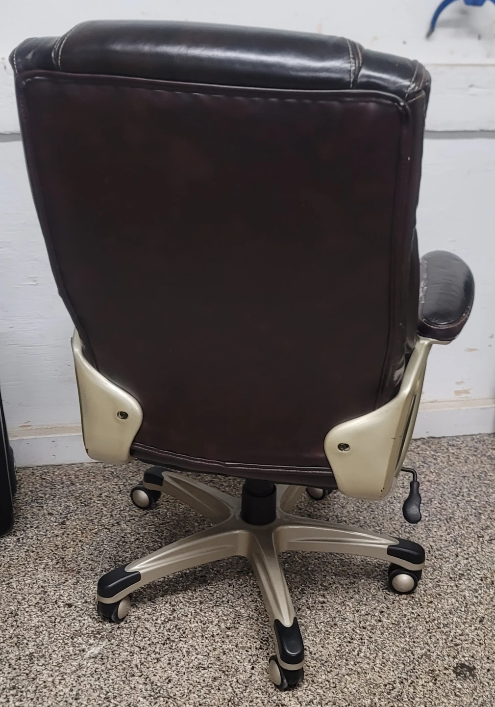 Dark Brown Executive Office Chair - photo 3