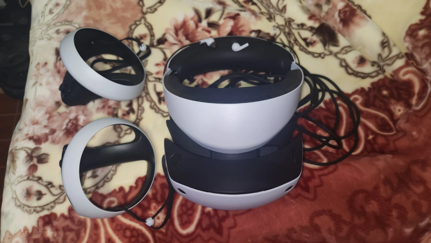 PlayStation VR2 Headset and Controllers - photo 5
