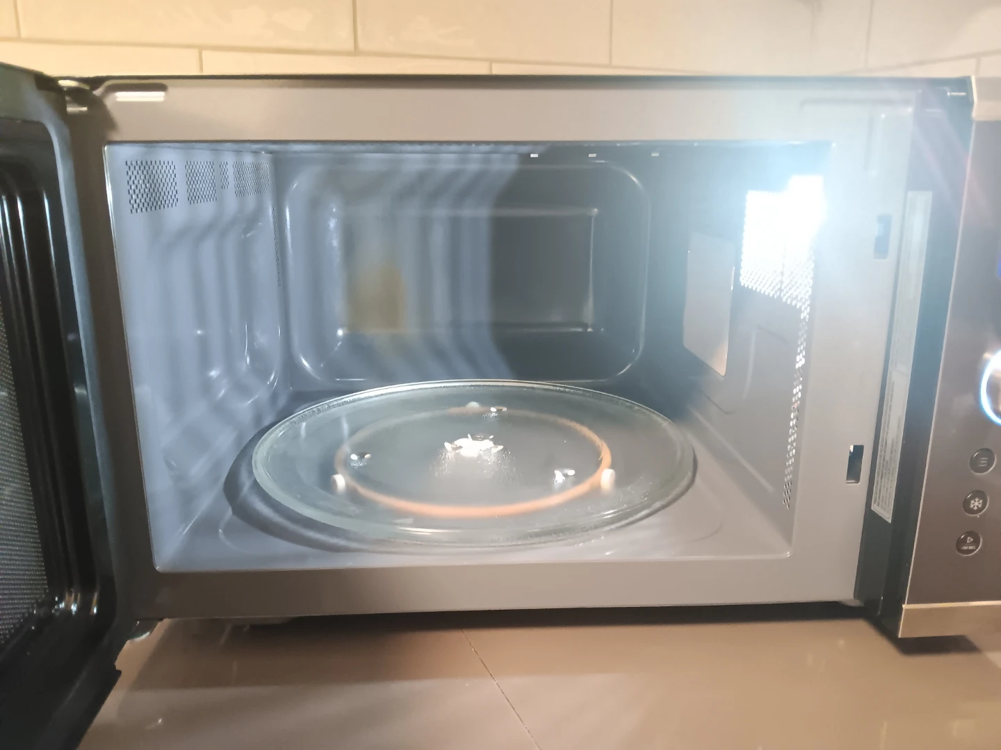 PADERNO Countrtop Microwave Inverter Technology, 1.6 cu.ft - photo 3