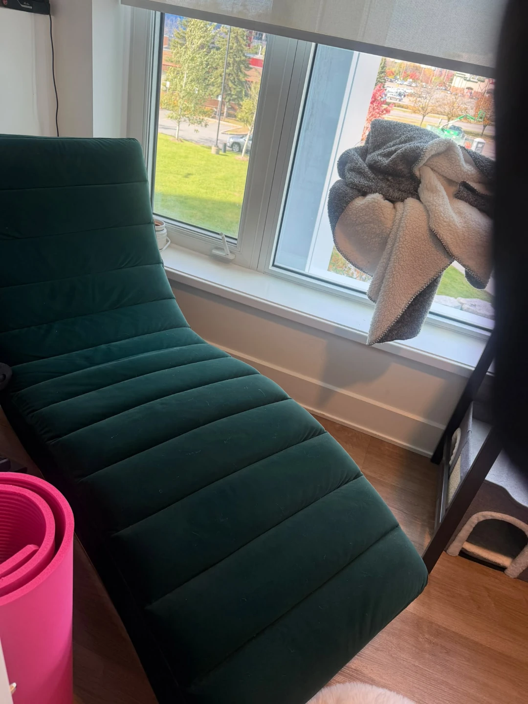 Emerald Green Velvet Chaise Lounge - photo 3