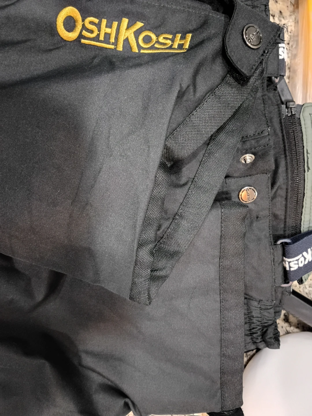 OshKosh B'gosh Black Snow Pants Size 5 - photo 4