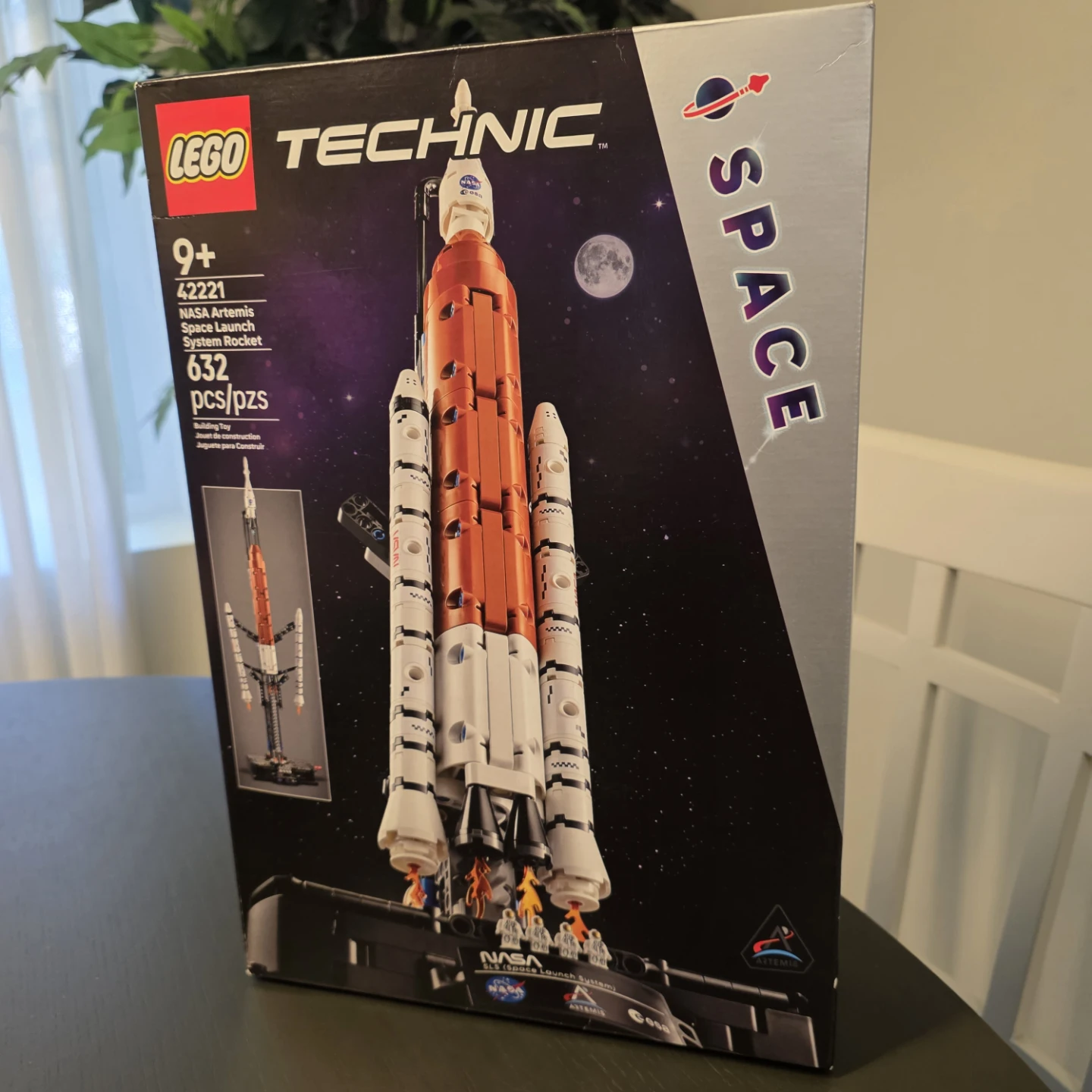LEGO Technic NASA Artemis Space Launch System 42221