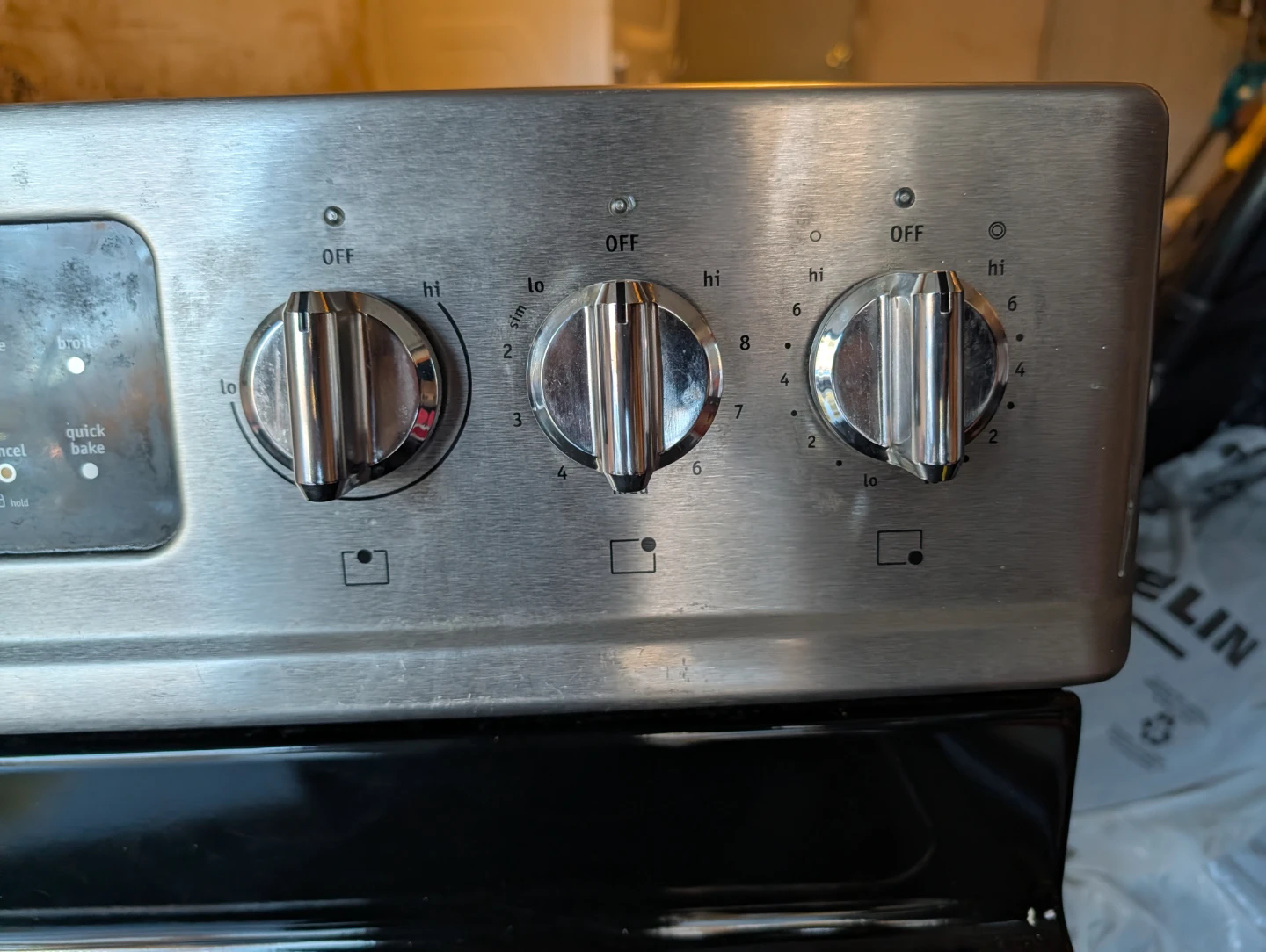 Frigidaire Gallery 30" Stainless Convection Range - photo 5