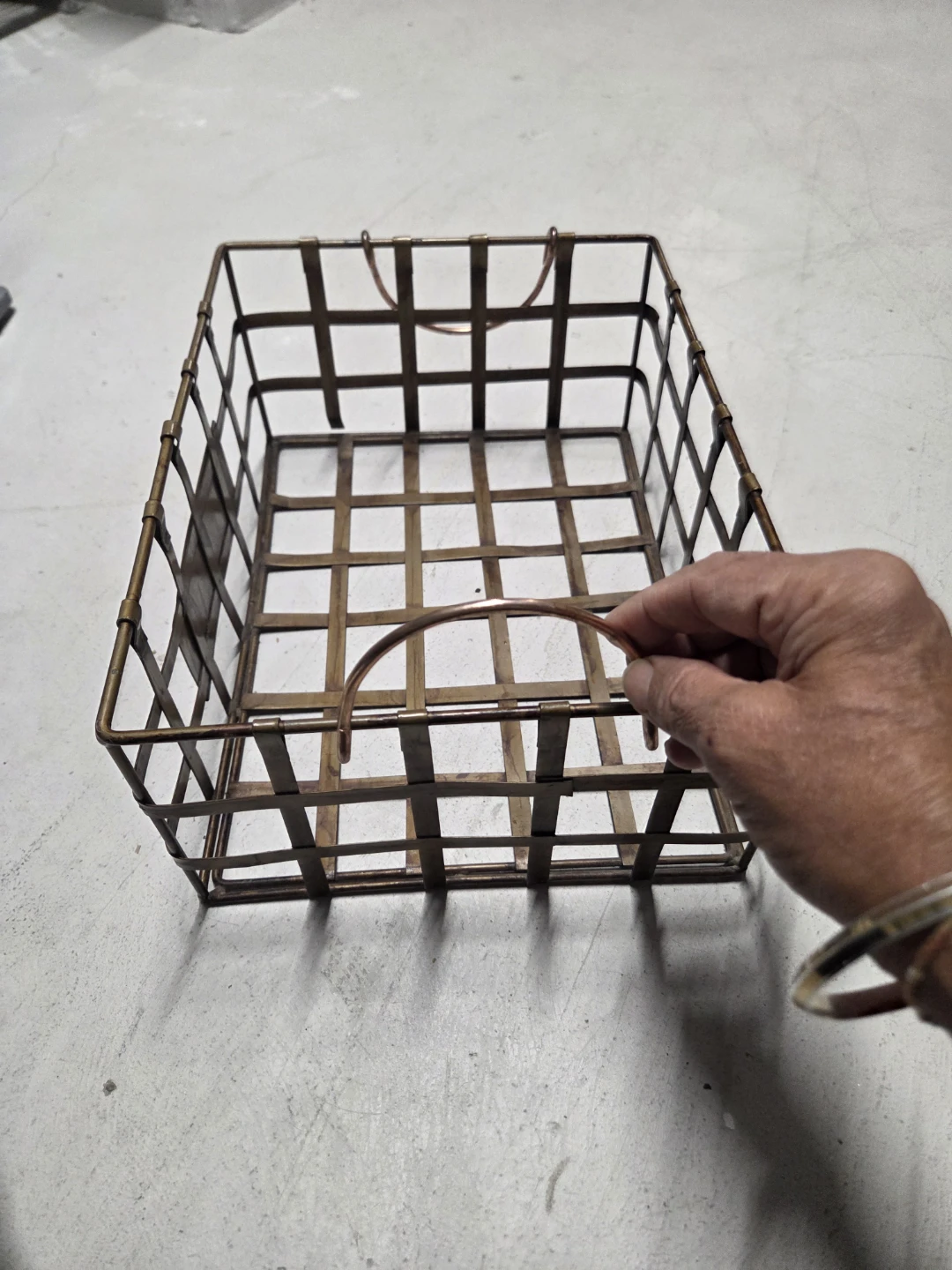 Metal wire storage basket