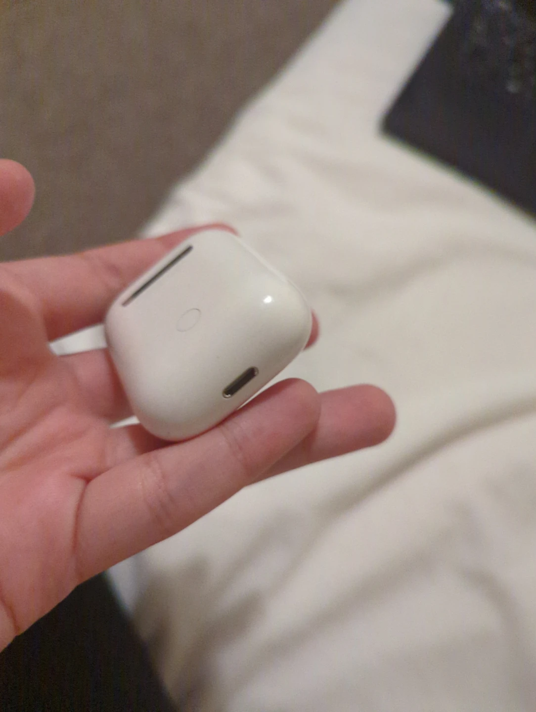 1st gen AirPods - photo 4