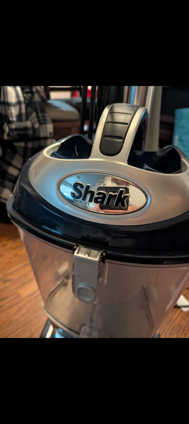 Shark Professional Navigator Lift Away vacuum - photo 5