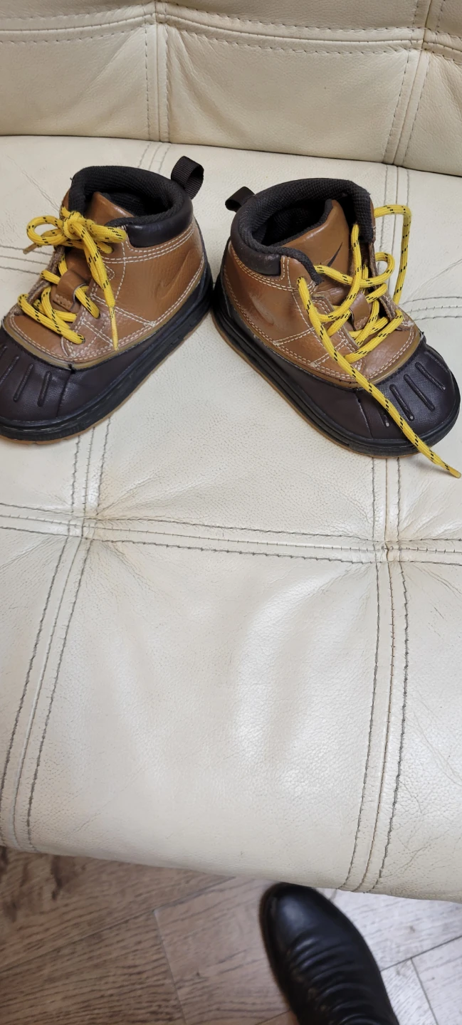 Nike Toddler hiker Boots Brown/Yellow sz 7 - photo 3