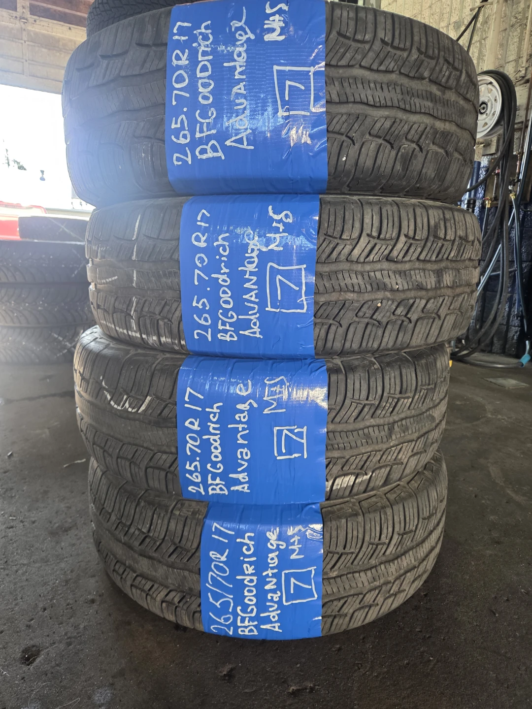 Set of 4 BFGoodrich Advantage Tires 265/70R17