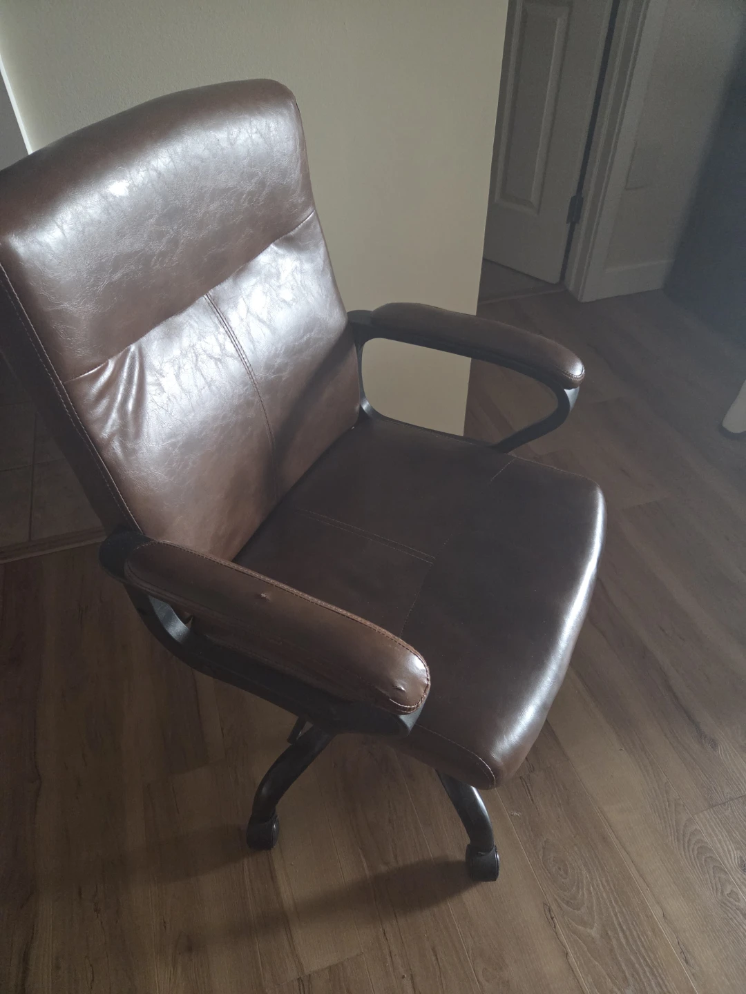 Brown faux leather office chair - photo 2