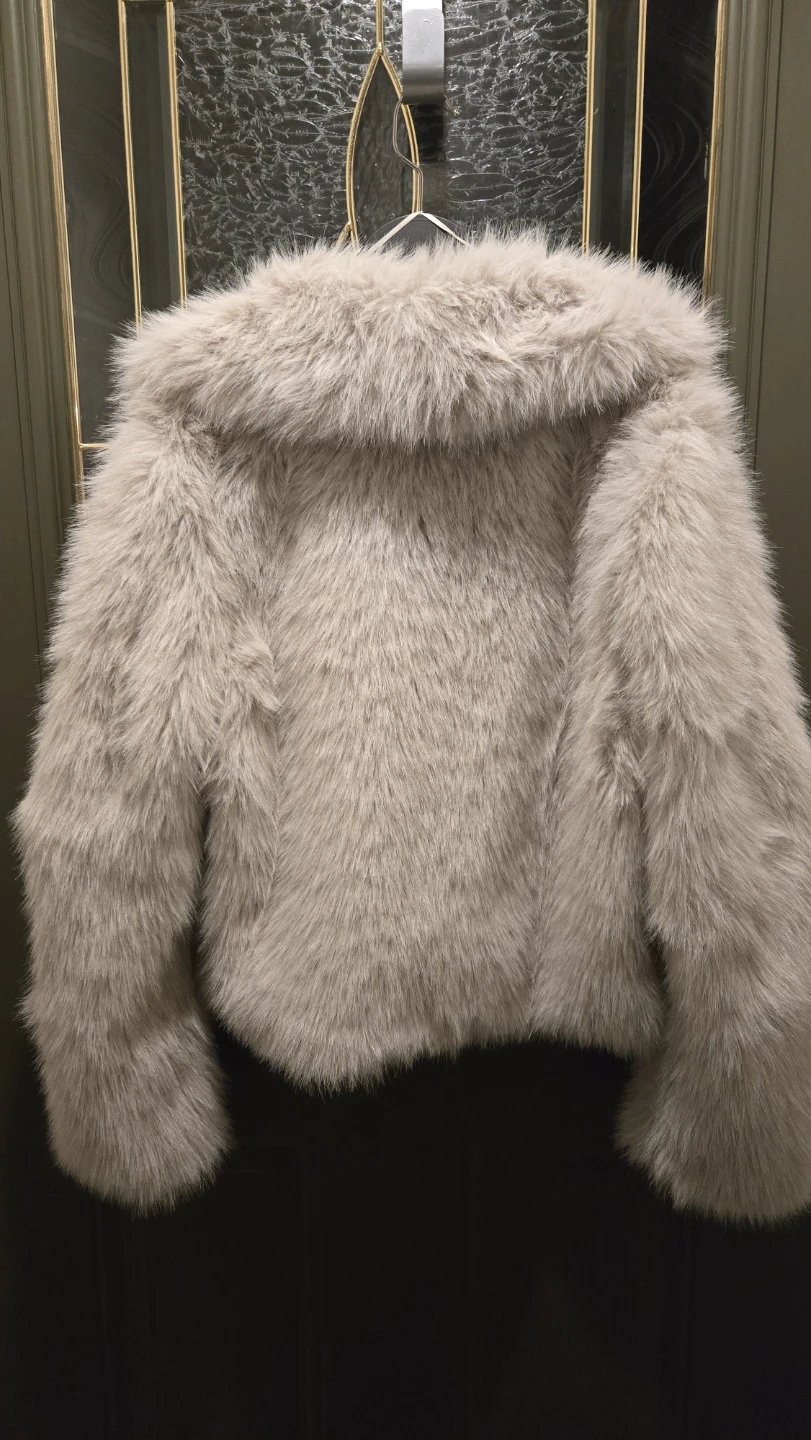 ZARA faux FUR crop style coat - photo 2