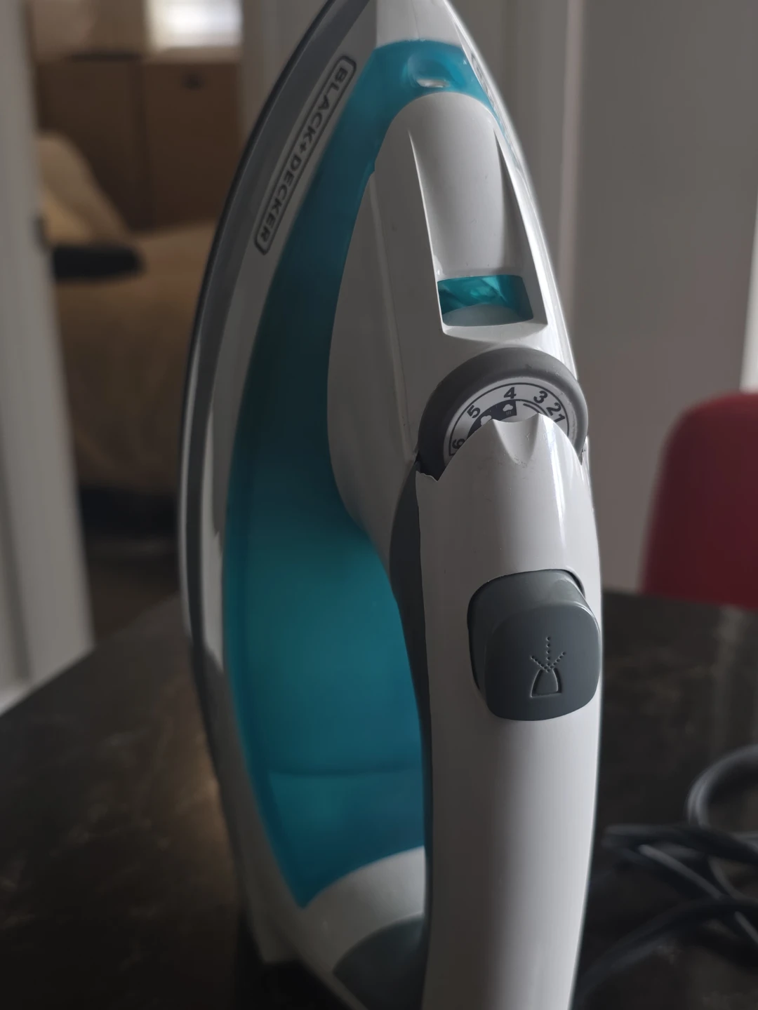 Black+Decker Steam Iron - photo 2