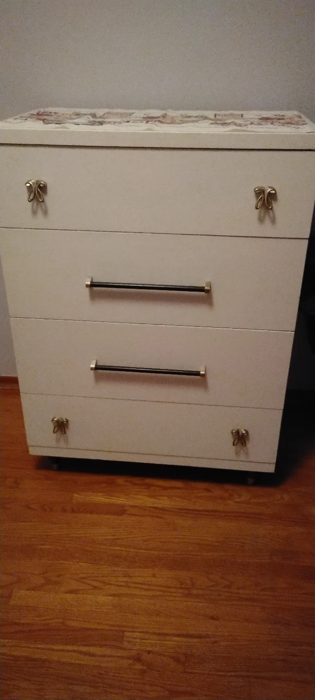 White 4-Drawer Dresser