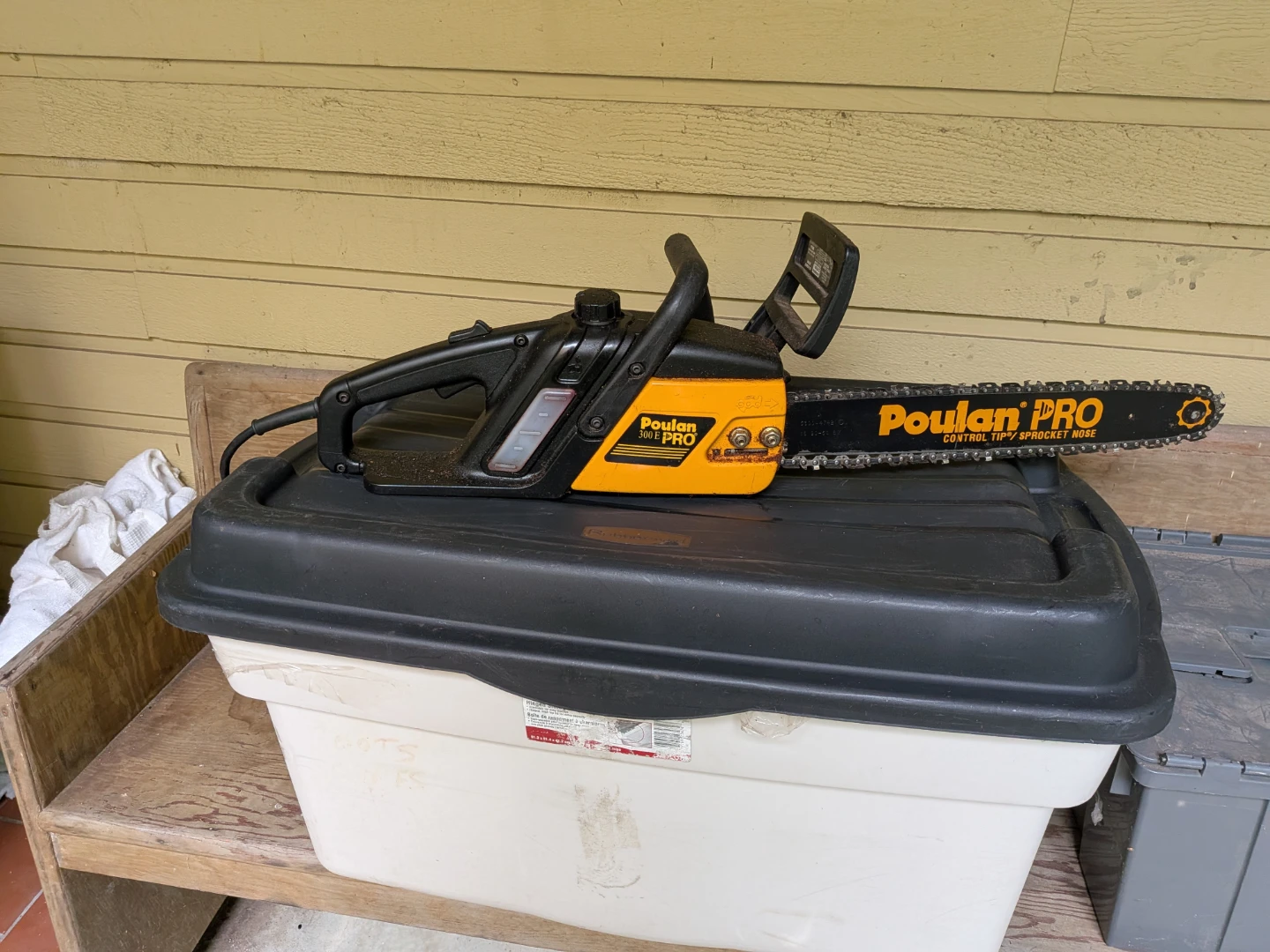 Poulan Pro 300E Electric Chainsaw