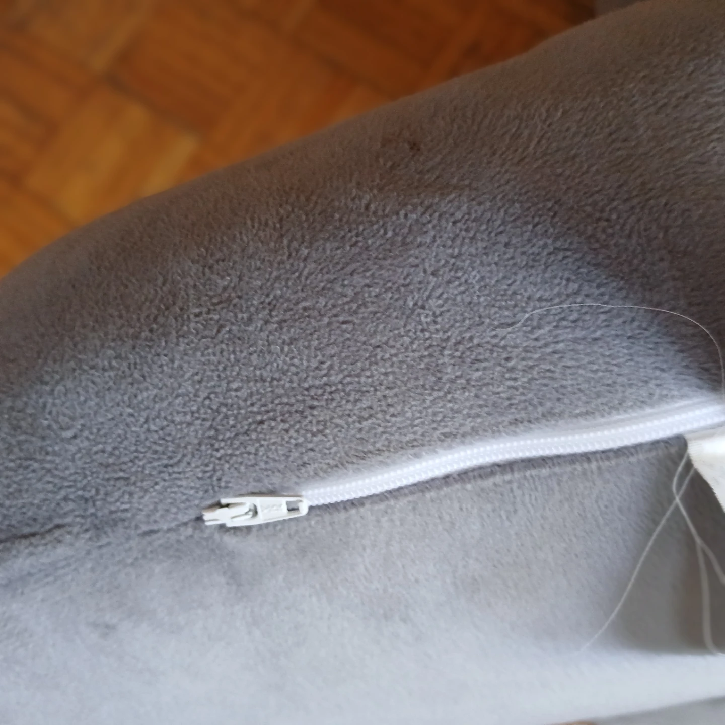 Milliard Reading Pillow - photo 3