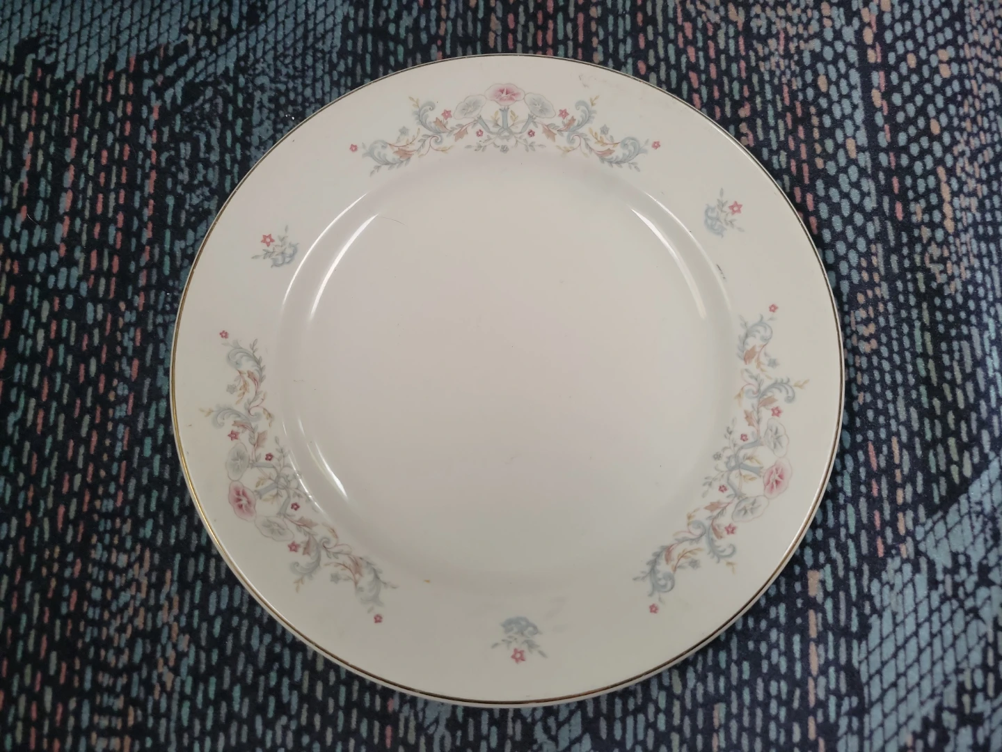 Soup bowls and plate - photo 2