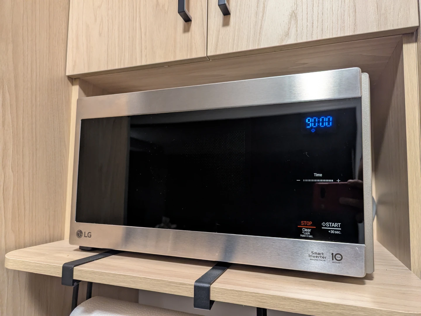 LG LMC0975ST 0.9 Cu ft NeoChef Countertop Microwave