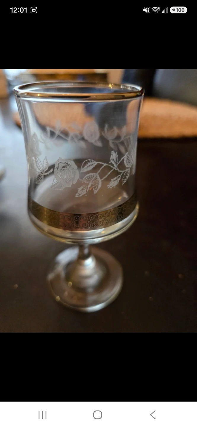 Two Sets Of Vintage Etched  Crystal Stemware Glassware. - photo 2