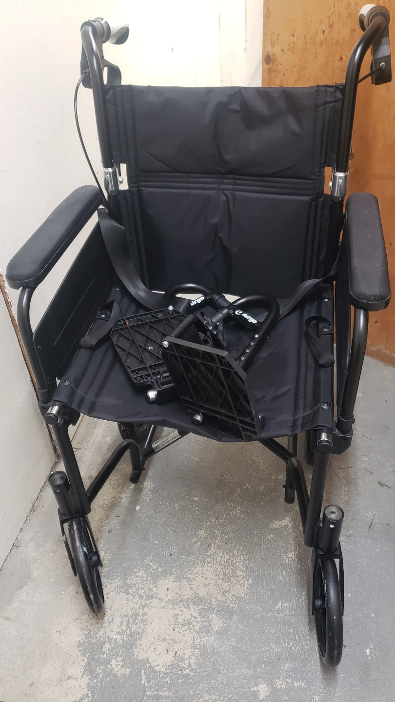 Foldable wheelchair - photo 3