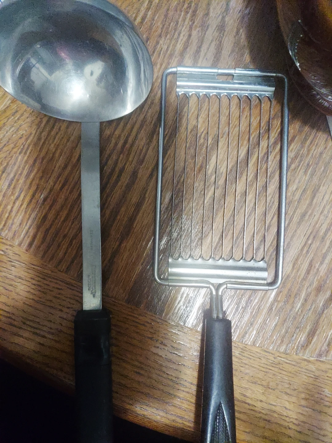 Kitchen Utensil Set: Ladle and Egg Slicer