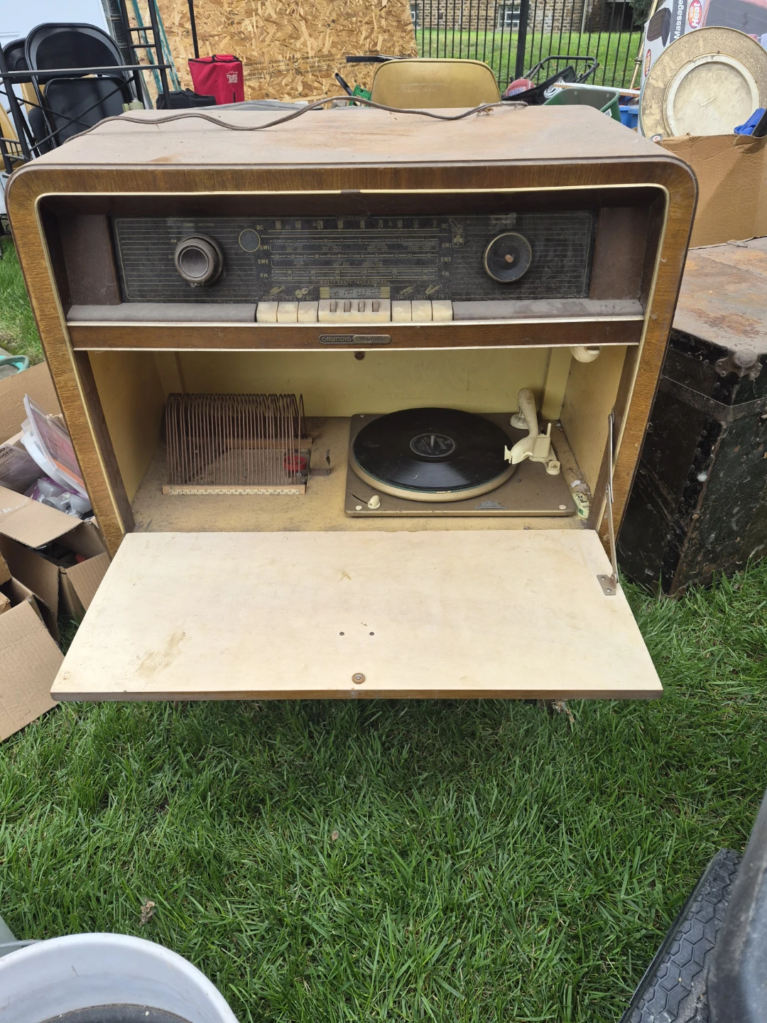 Vintage Grundig Majestic Console Radio and Record Player - photo 3