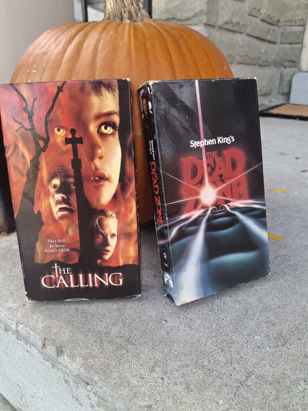 Set of 2 Horror VHS Tapes: The Dead Zone and The Calling