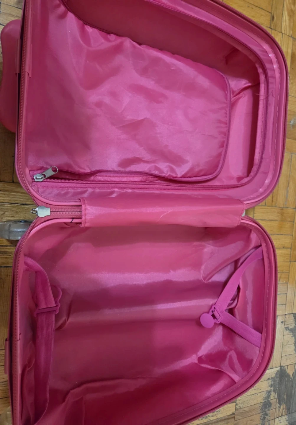 Hello Kitty Kids Rolling Suitcase - photo 4