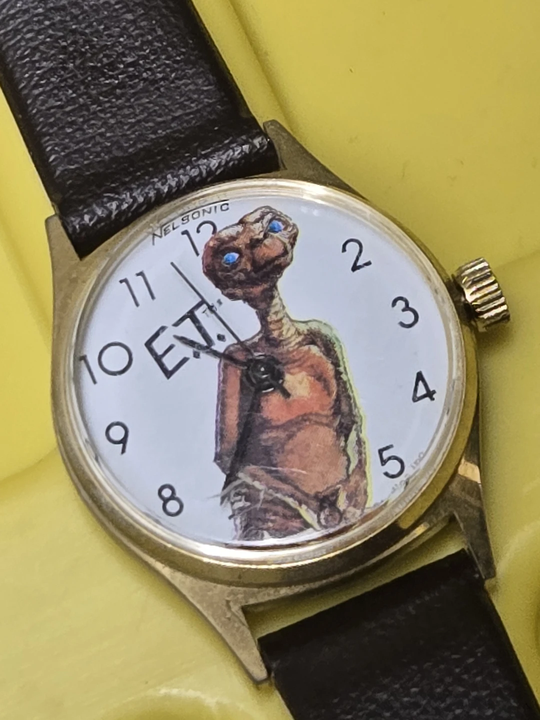 E. T. Kids wind up vintage watch (works!)