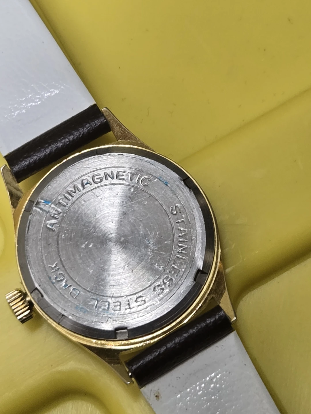 E. T. Kids wind up vintage watch (works!) - photo 3