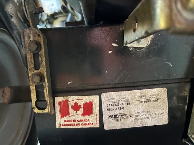 Yardworks 8.5HP 27-inch Snowblower - photo 2