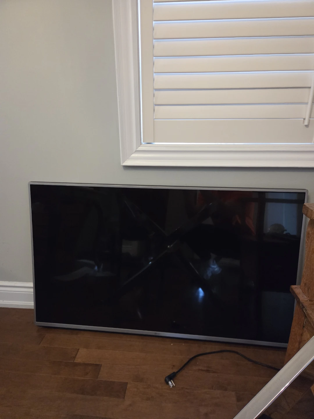LG 50-inch TV and Wall Bracket