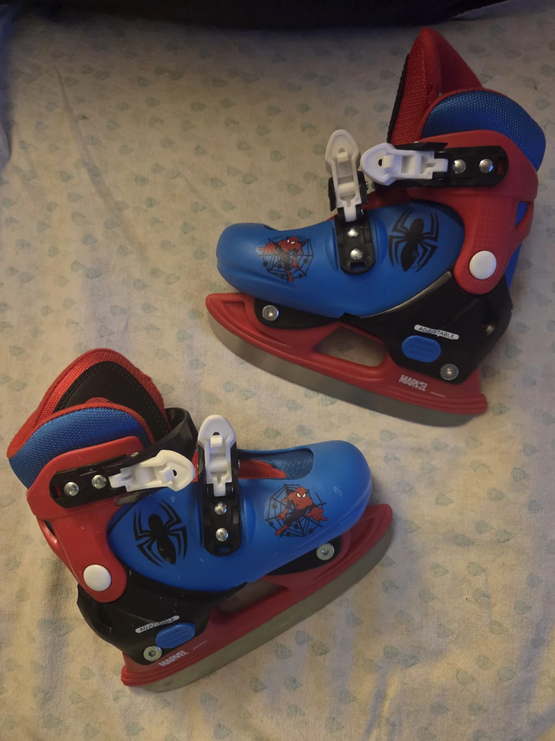 Kids Skates - size Y 8-11