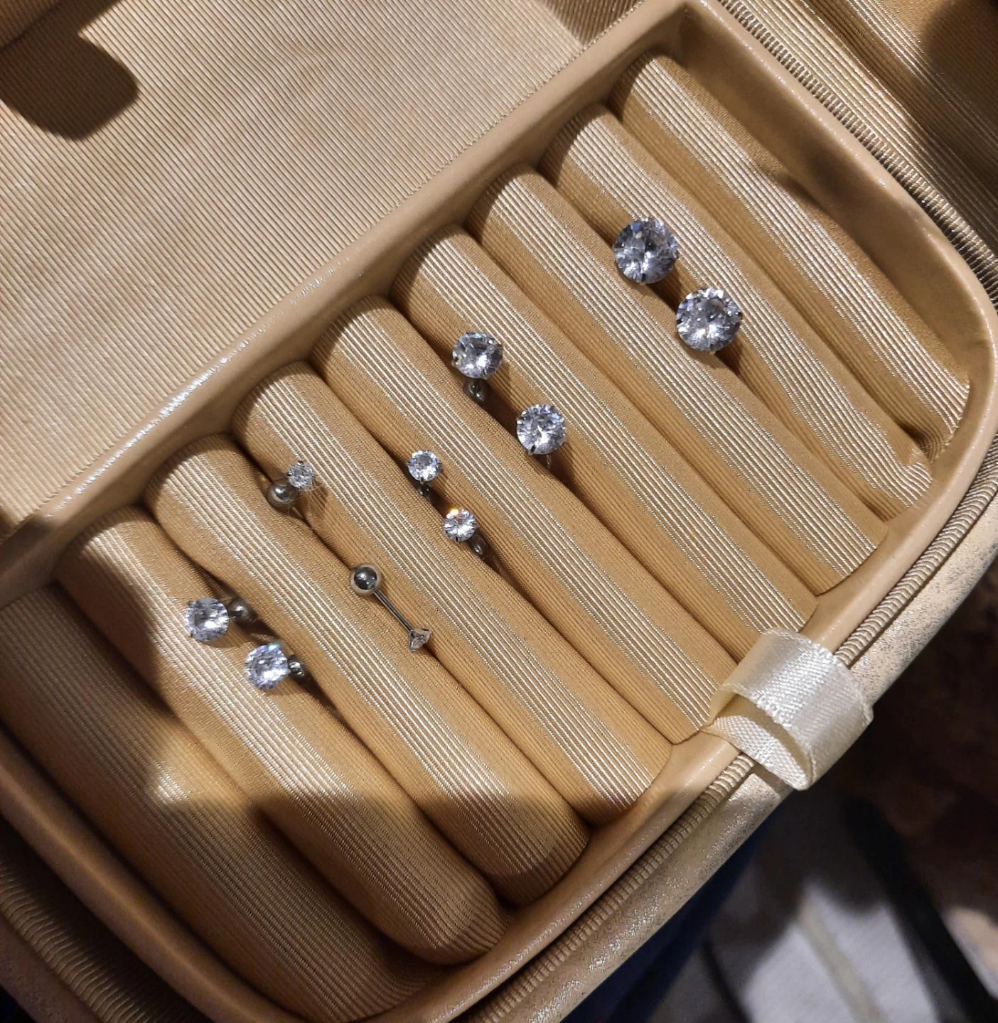 5 pairs lot stainless steel CZ Stud screwback Earrings