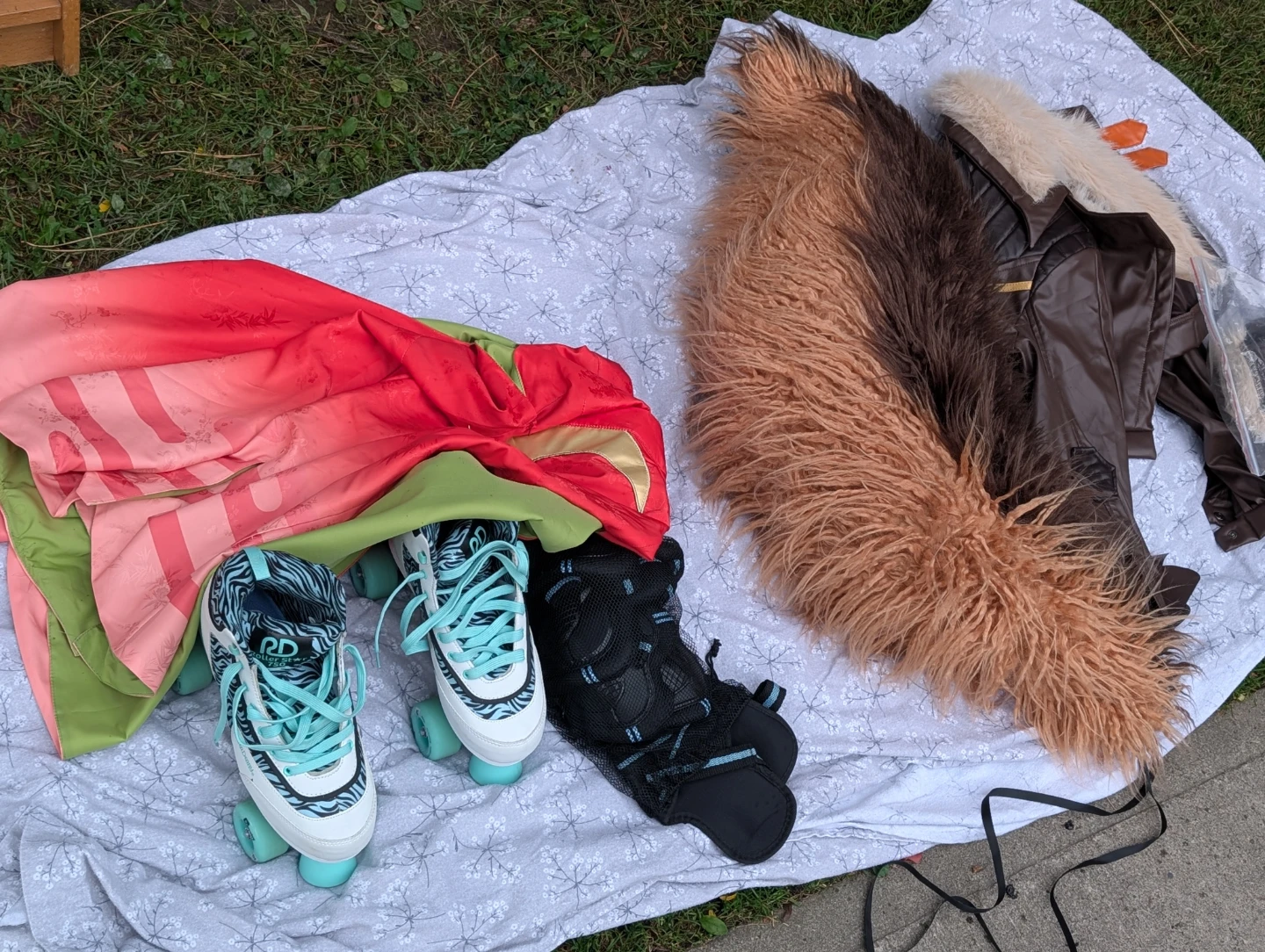 Garage sale Today!! - photo 3