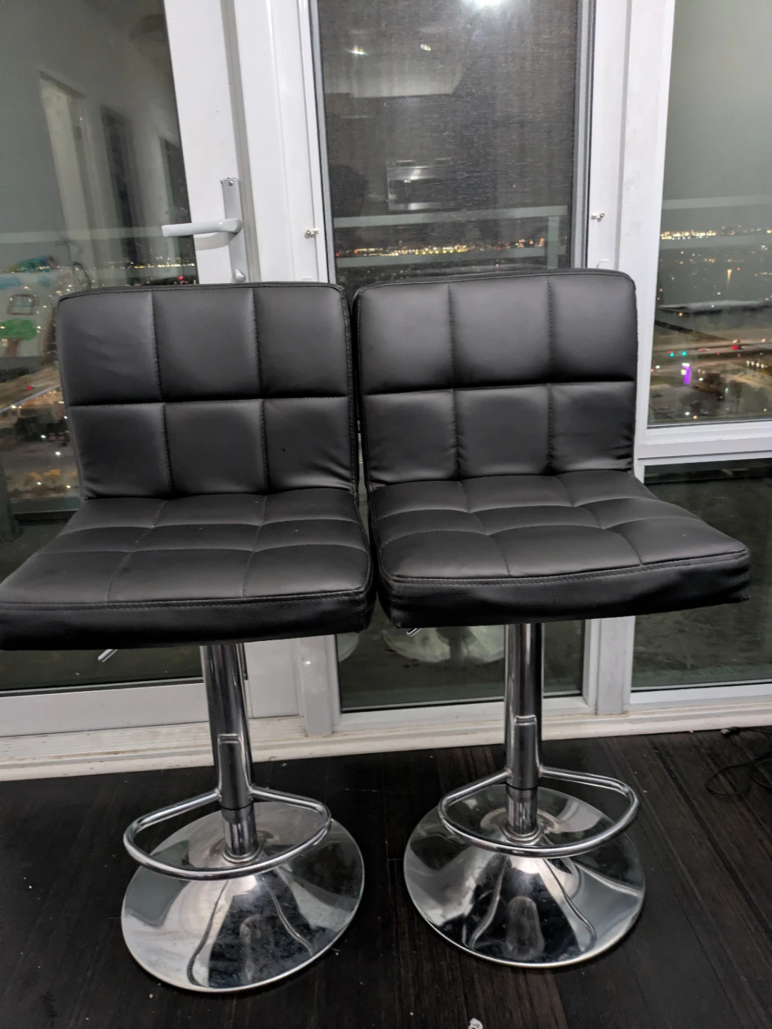 Black Quilted Adjustable Bar Stools - 2 pieces - photo 4