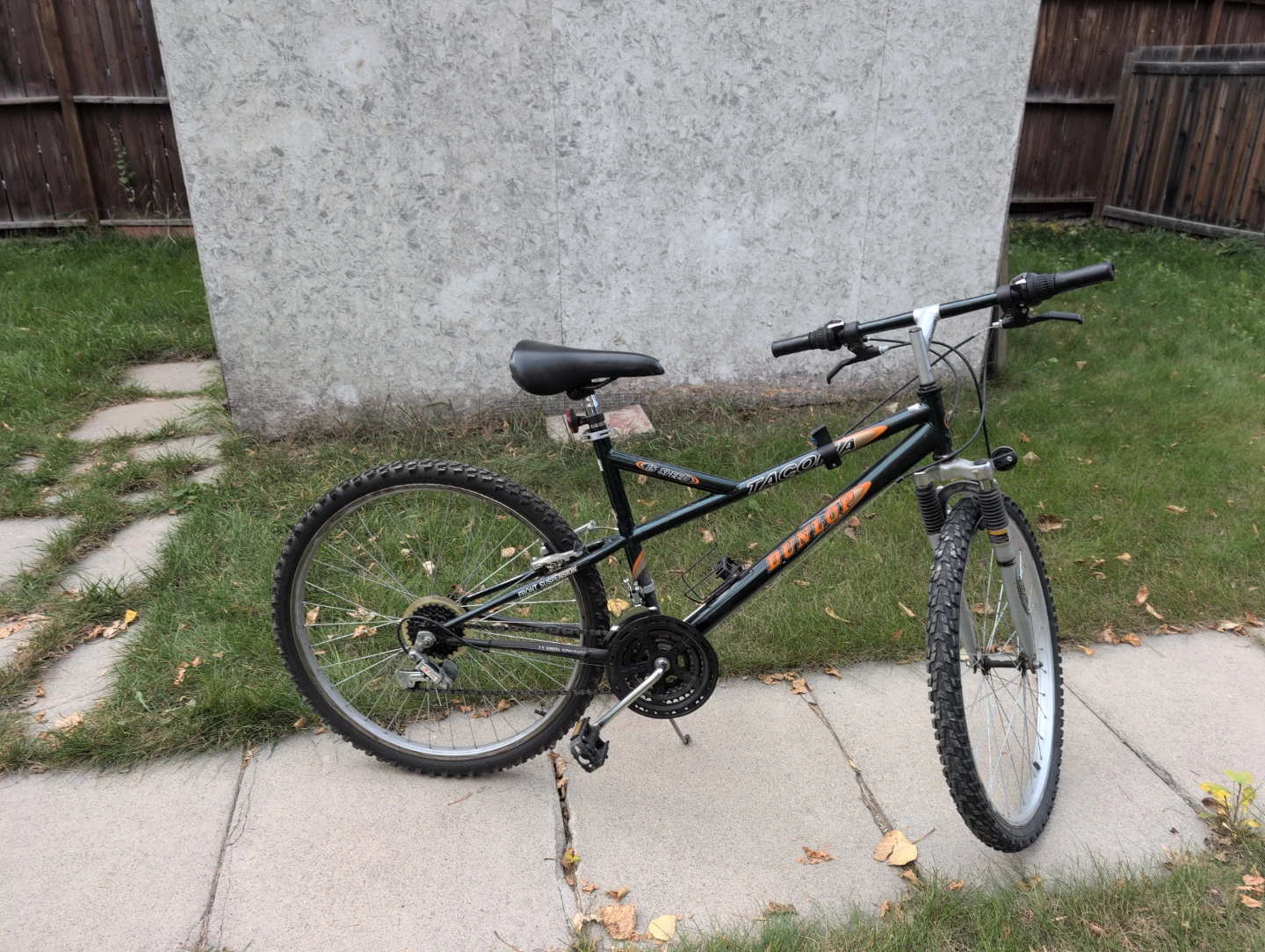 Dunlop Tacoma 15-Speed Mountain Bike - photo 2