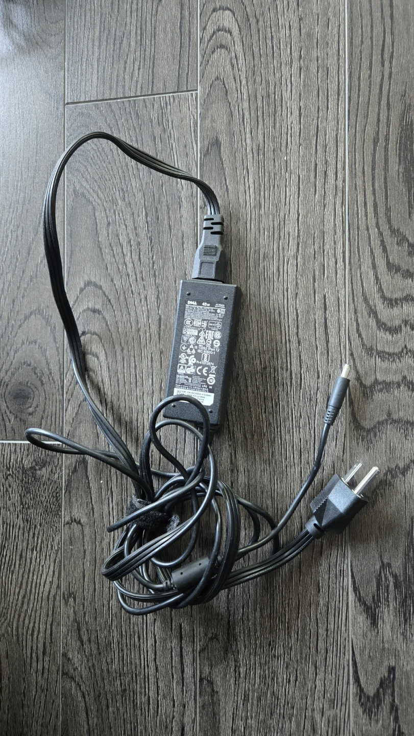 Dell 45W laptop AC Adapter Charger HA45NM140