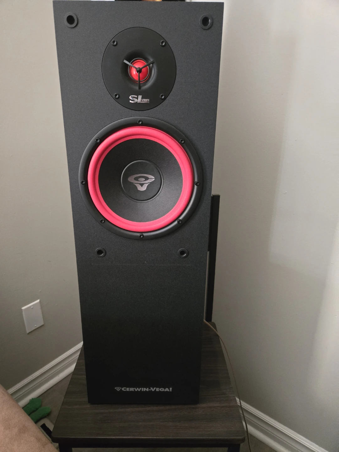 Selling a pair of Cerwin-Vega SL-8 Speaker - photo 2
