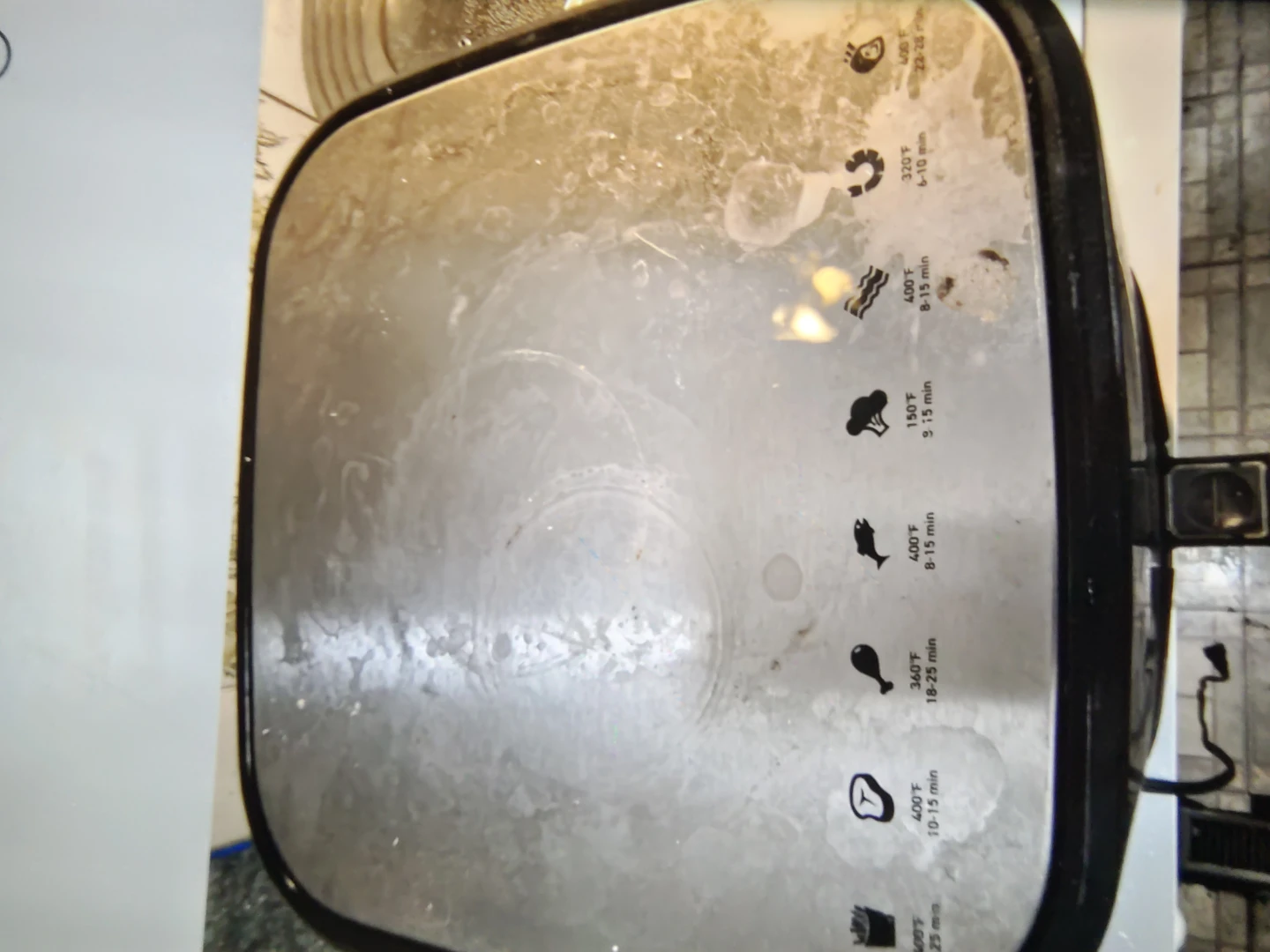 Ultima Cosa Air Fryer  and aluminum foil